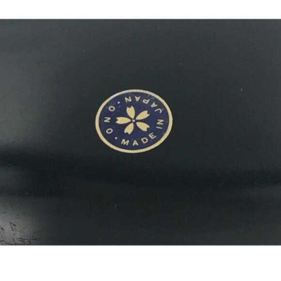 Oriental Style Tissue Box with Mirror Purse Size - Picture 5 of 14